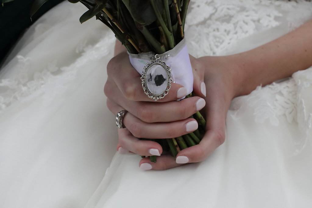 Vintage Heirloom jewellery around bouquet